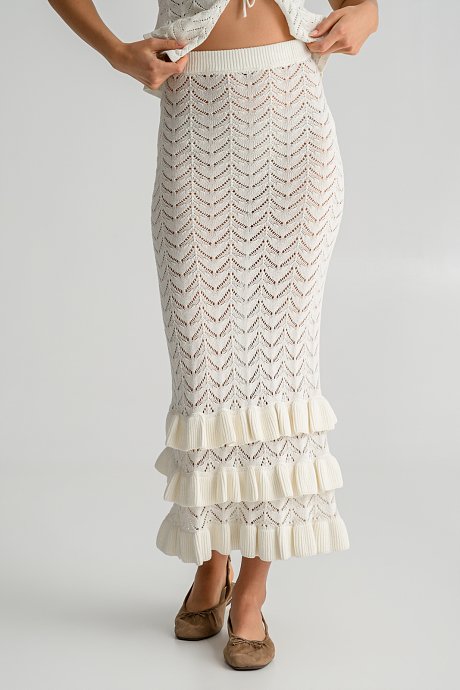 Midi knitted crochet skirt with ruffle details