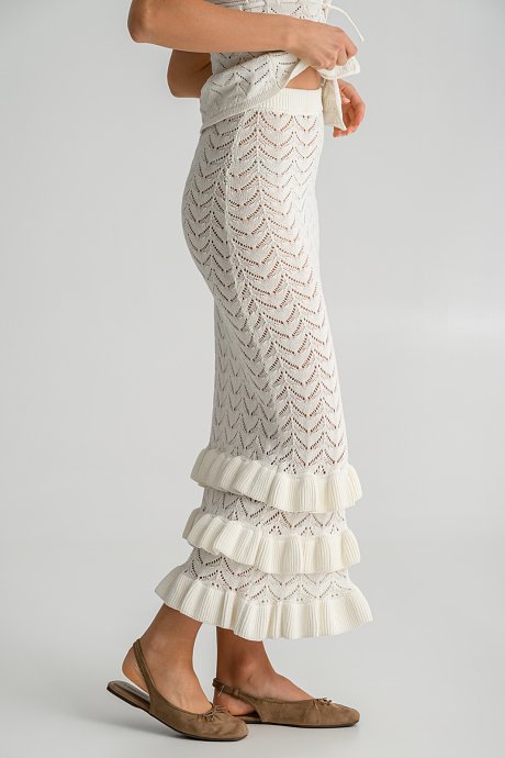 Midi knitted crochet skirt with ruffle details