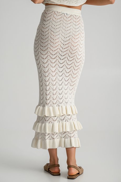 Midi knitted crochet skirt with ruffle details