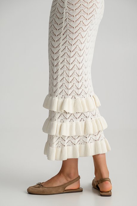Midi knitted crochet skirt with ruffle details