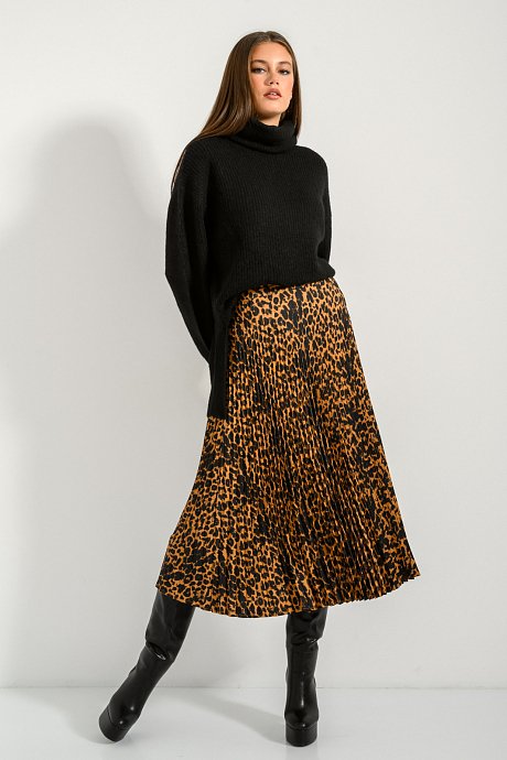 Midi pleated skirt with leopard print