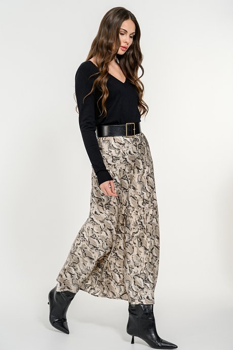 Midi skirt with snake print and satin sense