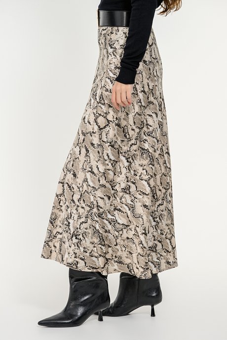 Midi skirt with snake print and satin sense