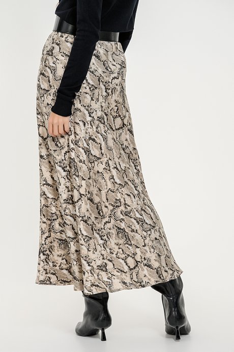 Midi skirt with snake print and satin sense