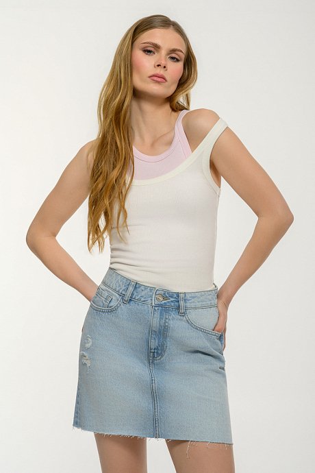 Mini denim skirt with loose threads