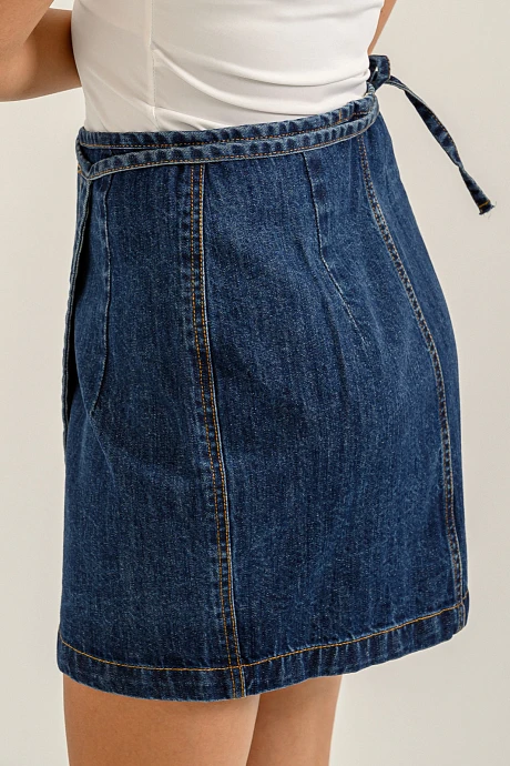 Mini denim skirt with tying