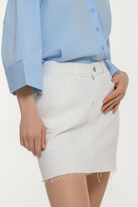 Mini white denim skirt with loose threads