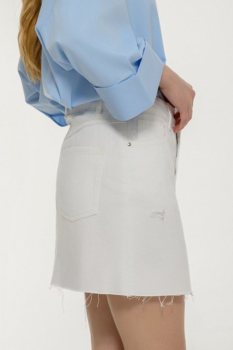 Mini white denim skirt with loose threads