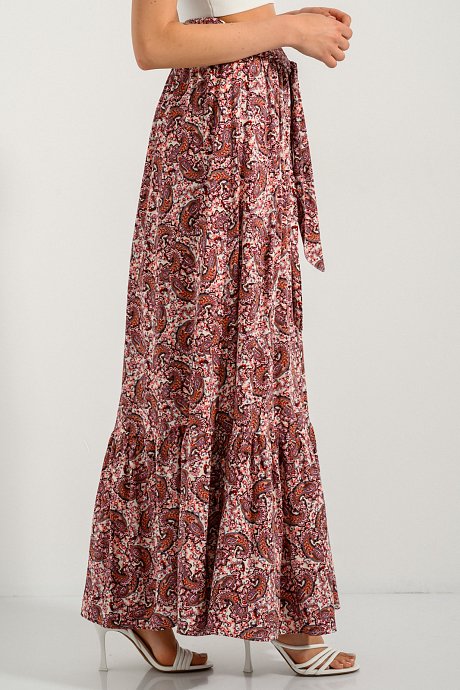 Maxi skirt with paisley and frilled details