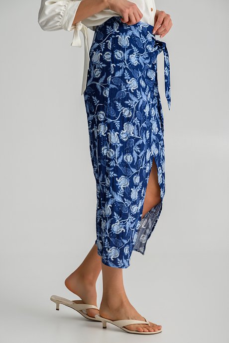 Midi floral skirt with front opening and wrap-style tie