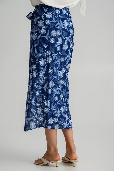 Midi floral skirt with front opening and wrap-style tie