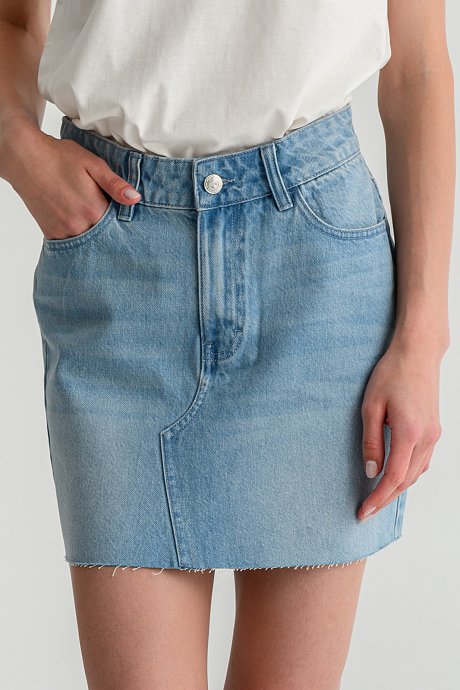 Mini denim skirt with loose threads