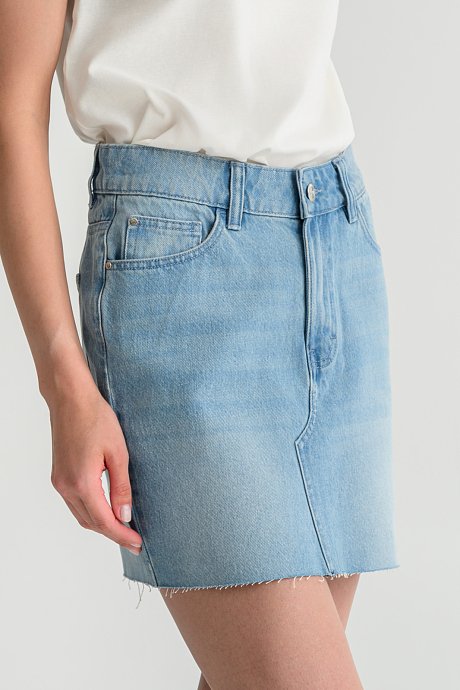 Mini denim skirt with loose threads