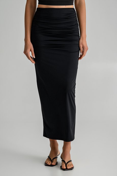 Maxi lycra skirt with shirring details and back slit