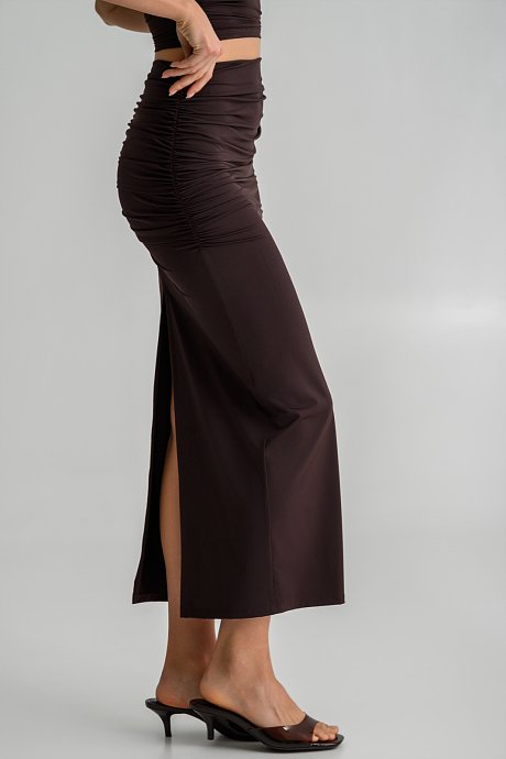 Maxi lycra skirt with shirring details and back slit