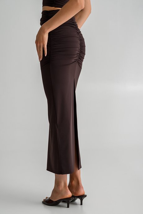 Maxi lycra skirt with shirring details and back slit