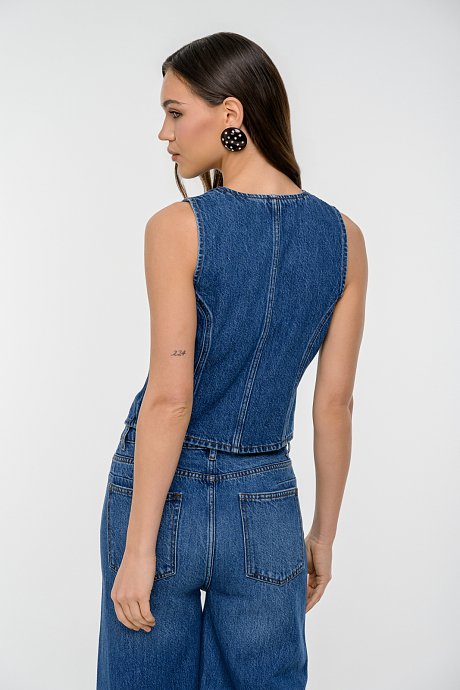 Denim vest with buttons