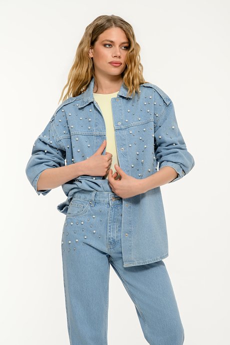 Ντένιμ overshirt με πέρλες