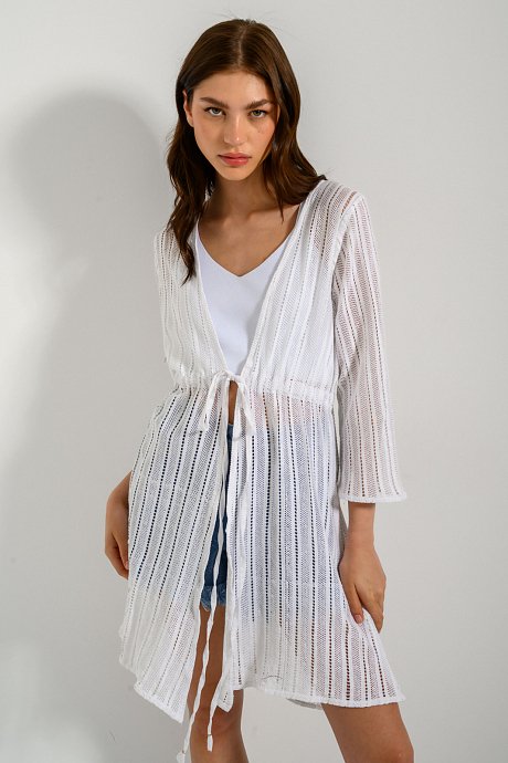 Short kimono with perforated details