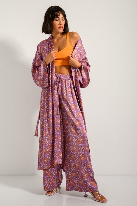 Long kimono with satin effect and paisley