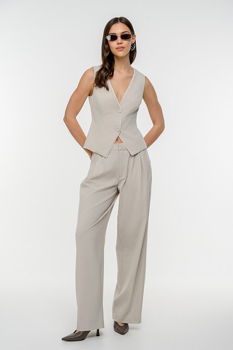 Fitted vest with stitching detail