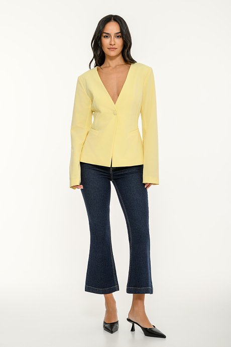 Fitted blazer with shoulder pads