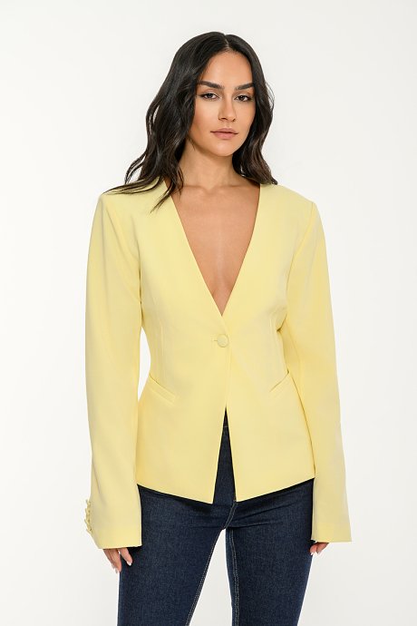 Fitted blazer with shoulder pads