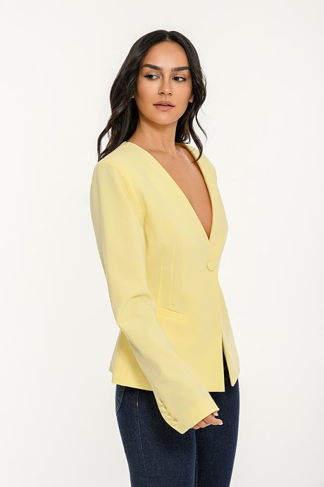 Fitted blazer with shoulder pads