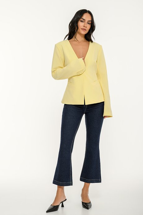 Fitted blazer with shoulder pads