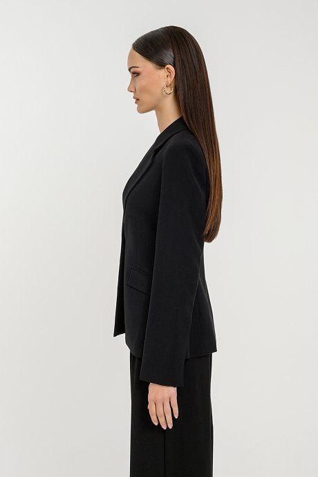 Fitted blazer with shoulder pads