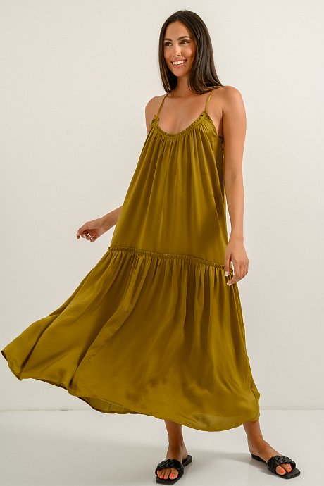 Maxi dress with open back and satin effect