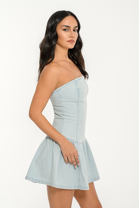 Μίνι strapless ντένιμ φόρεμα με κλος τελειώμα