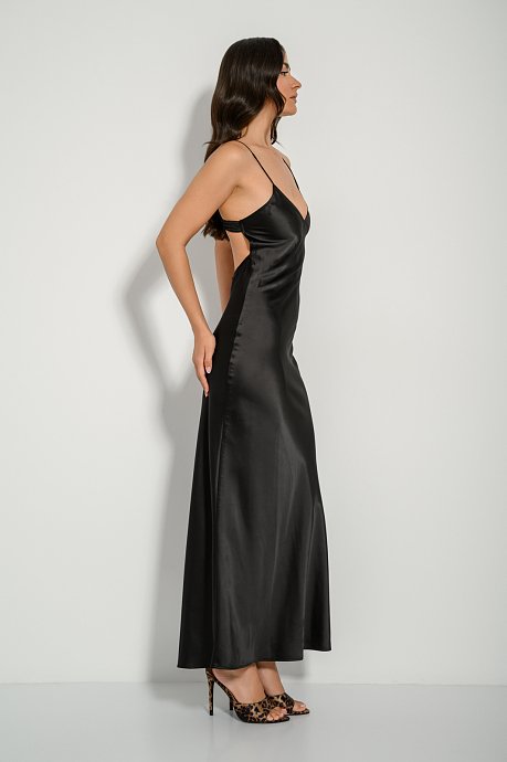 Maxi dress with satin effect and open back