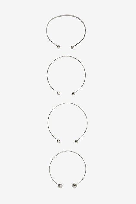 Set of bracelets with silver effect