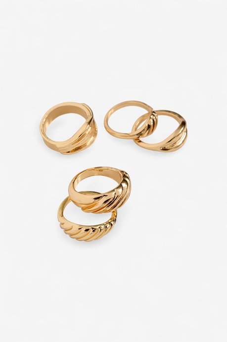 Chunky rings with golden effect
