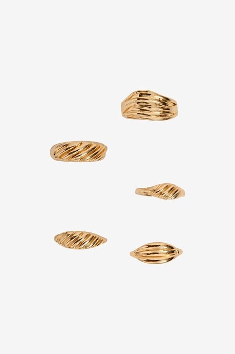 Chunky rings with golden effect