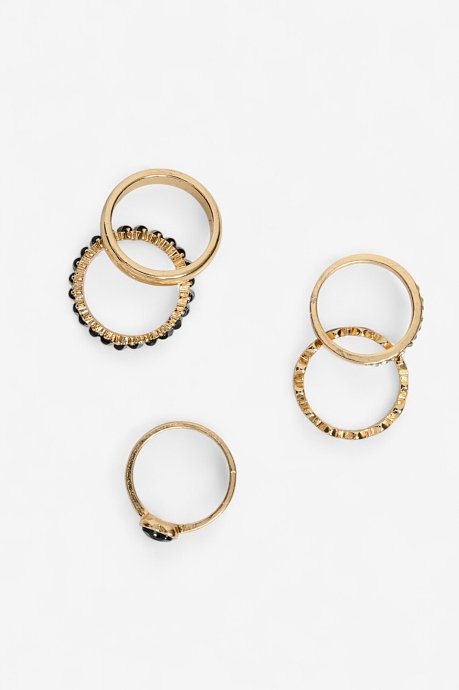 Set of rings with golden effect