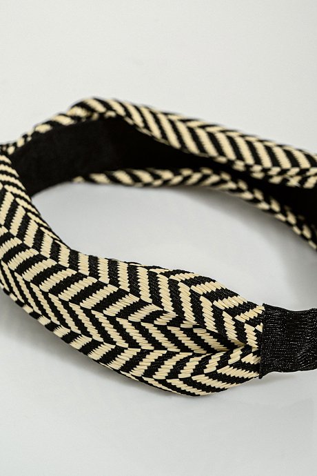 Headband with details