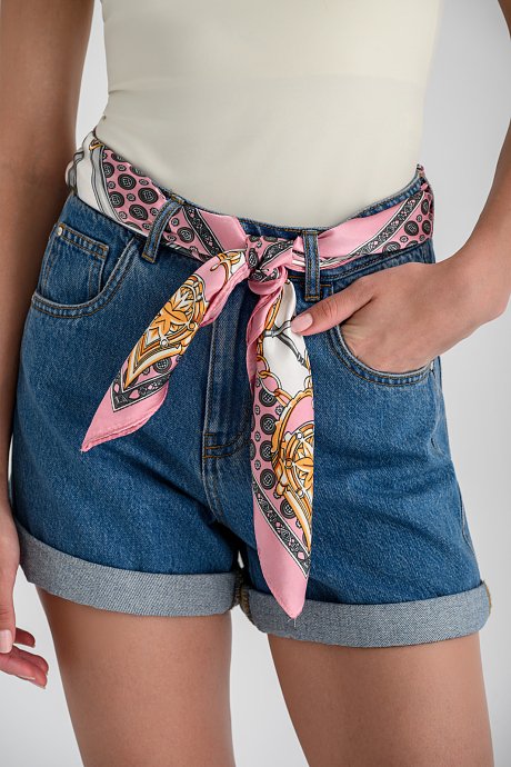 Scarf with print and satin sense