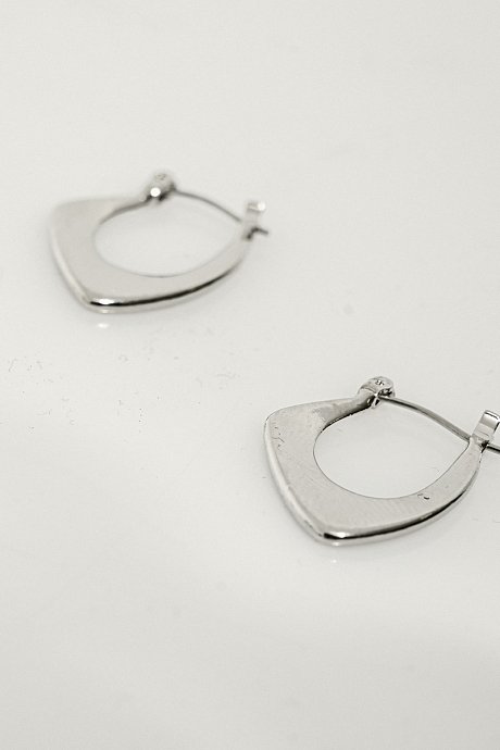 Earrings with silver effect