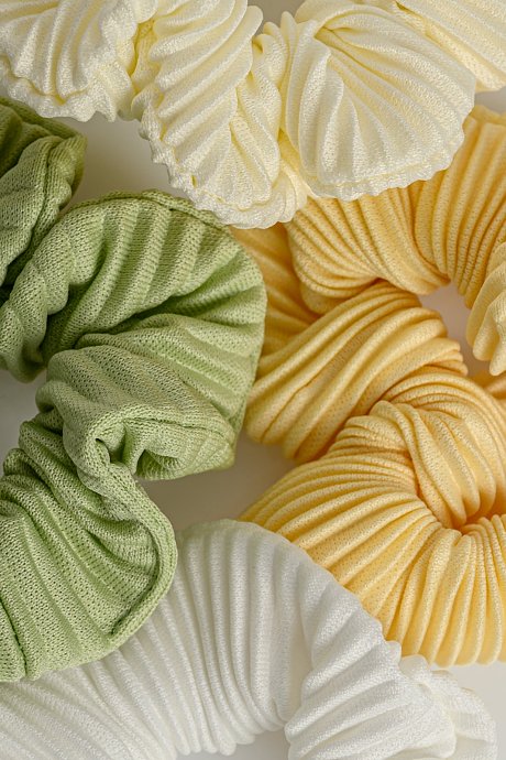 Σετ 4 scrunchies λαστιχάκια μαλλιών πλισέ