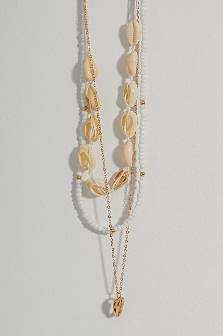 Triple necklace with shells