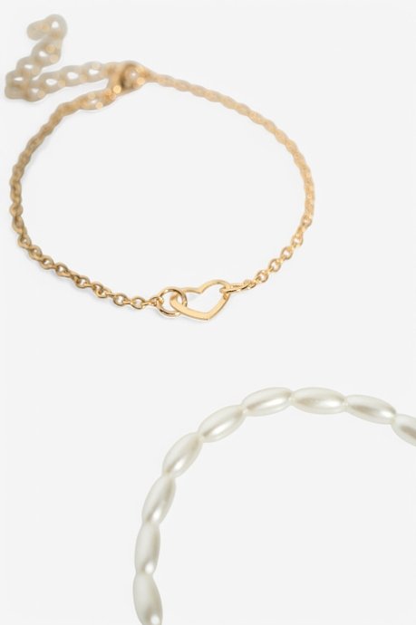 Set of faux pearl bracelets