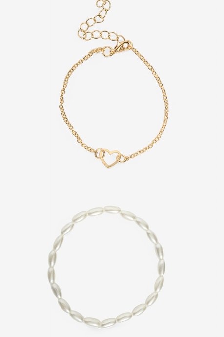 Set of faux pearl bracelets