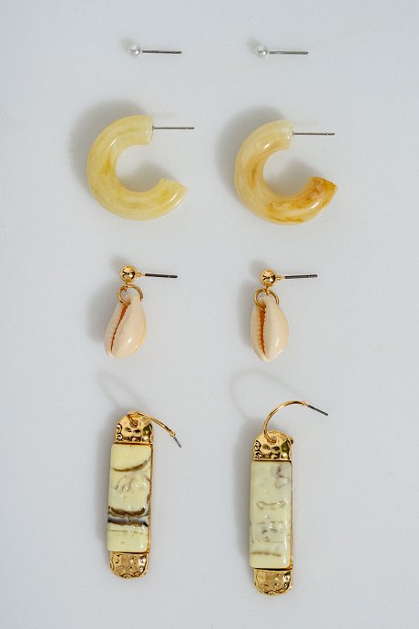 Set of 4 pairs of earrings