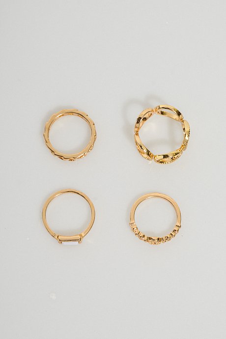 Set of rings