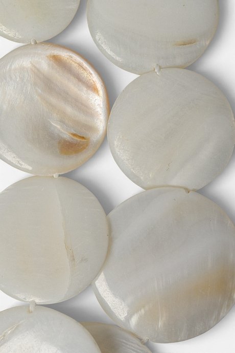 Necklace with pearl style discs