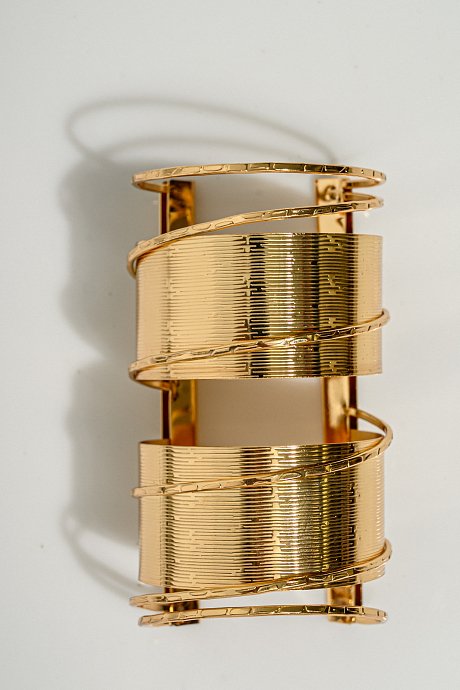 Rigid bracelet-cuff