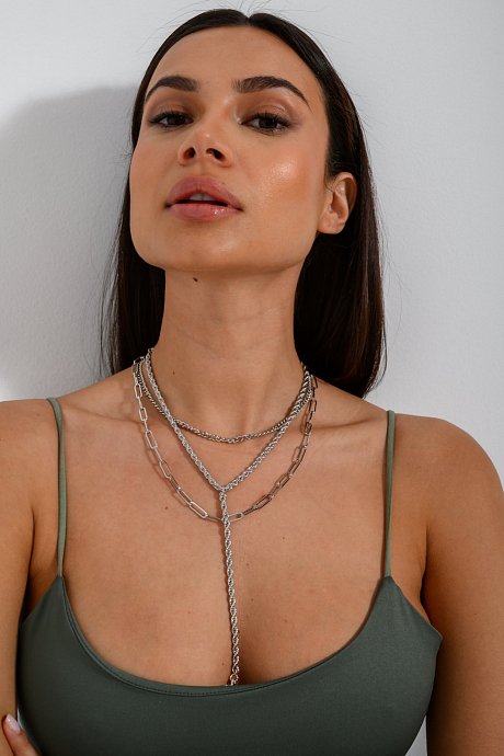 Necklace with 3 chains