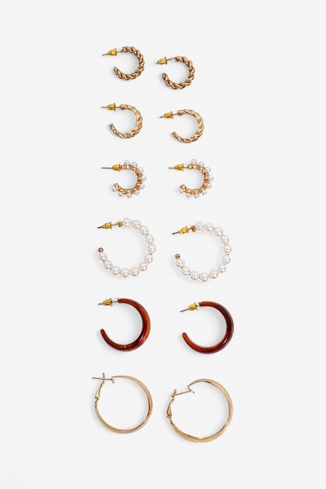 Set of earrings